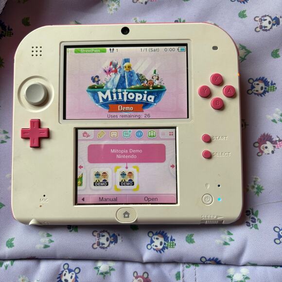 RARE Pink Peach Nintendo 2ds with case - Picture 1 of 12
